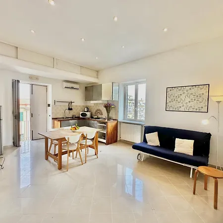 Fabrizio Surrounded By Greenery In The Center Apartman *