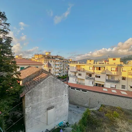 Apartman Fabrizio Surrounded By Greenery In The Center
