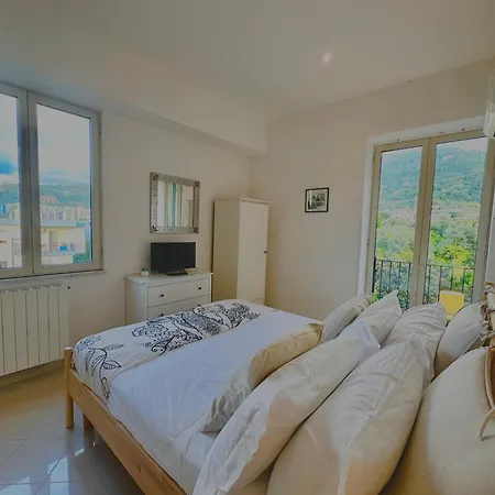 Fabrizio Surrounded By Greenery In The Center Apartman *